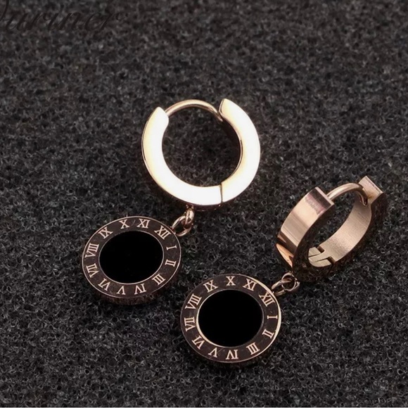 Black and Gold Disc Women Dangle Earrings by Grathia Cero - Picture 6 of 6